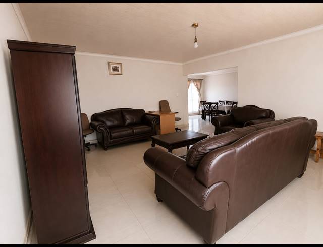 4 BEDROOM HOUSE FOR SALE IN MEYERTON PARK